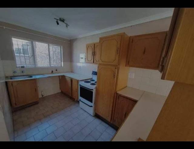 2 BEDROOM TOWNHOUSE FOR SALE IN BIRCH ACRES